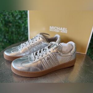 New MICHAEL MICHAEL KORS
Scotty Embellished Metallic Leather Sneaker